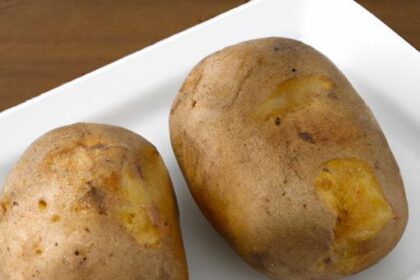 Microwave Magic: Perfectly Baked Potatoes in Minutes